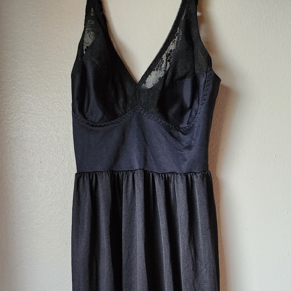 Vintage Black Slip - Picture 2 of 4